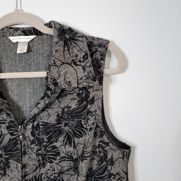 Christopher & Banks Medium Floral Flossed Zip Up Vest - Picture 3 of 11